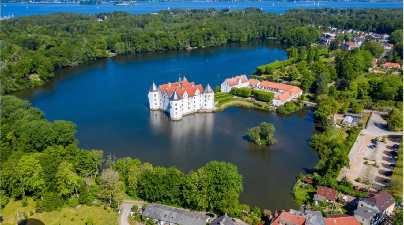 Ferienwohnung Am Schlosspark Глюксбург Экстерьер фото